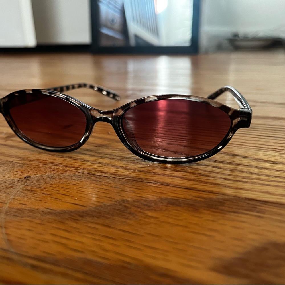 Stylish Tortoise Shell Sunglasses for Women